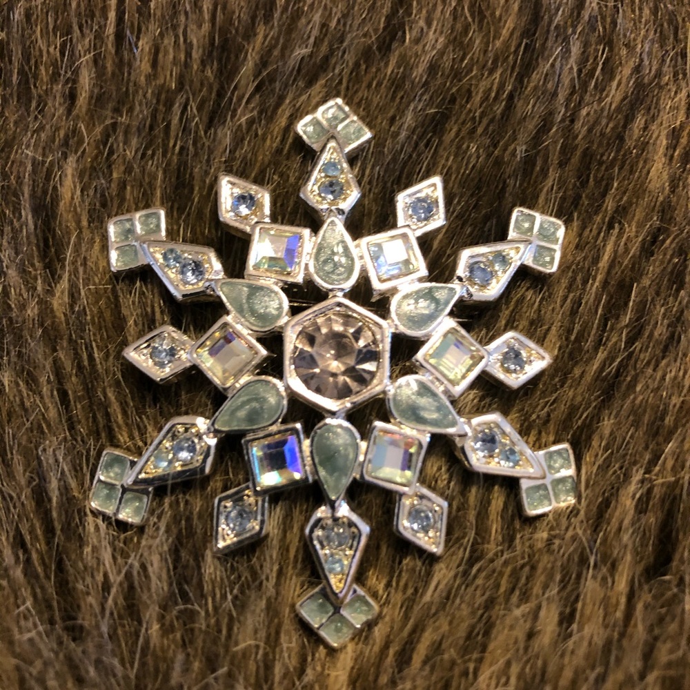Vintage Monet starburst ice snowflake brooch - Picture 1 of 6